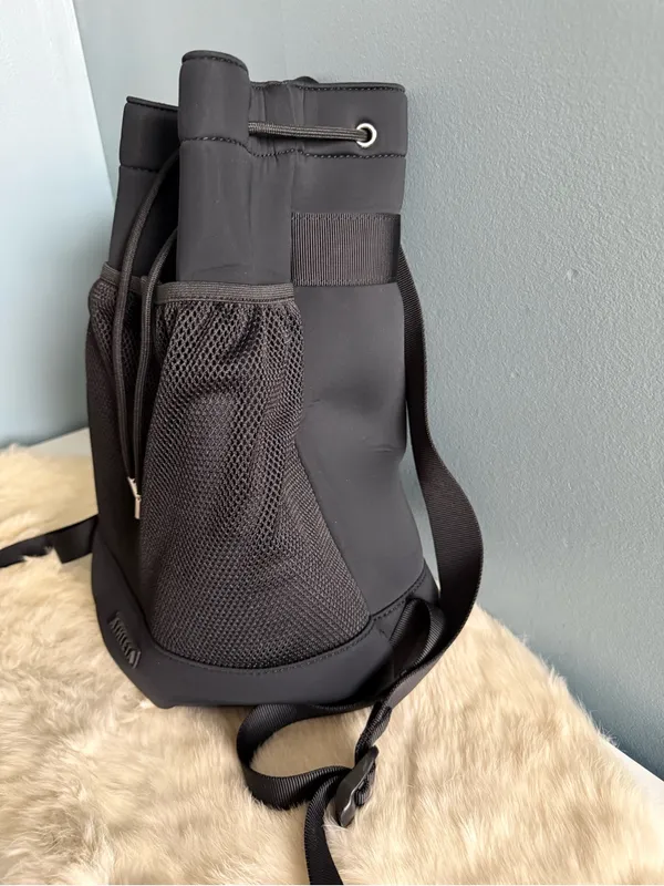 Athleta Diem Black Neoprene Bucket Bag Backpack - Image 4