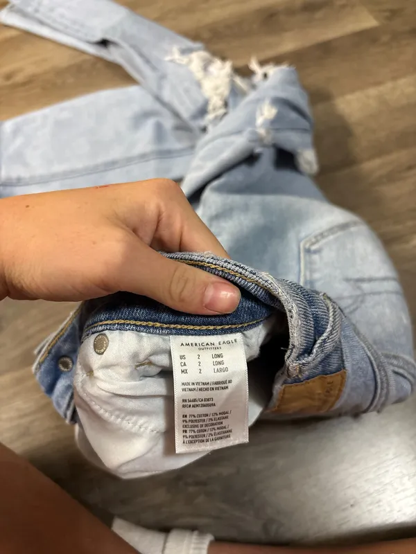 American Eagle Mom Jeans - Image 5