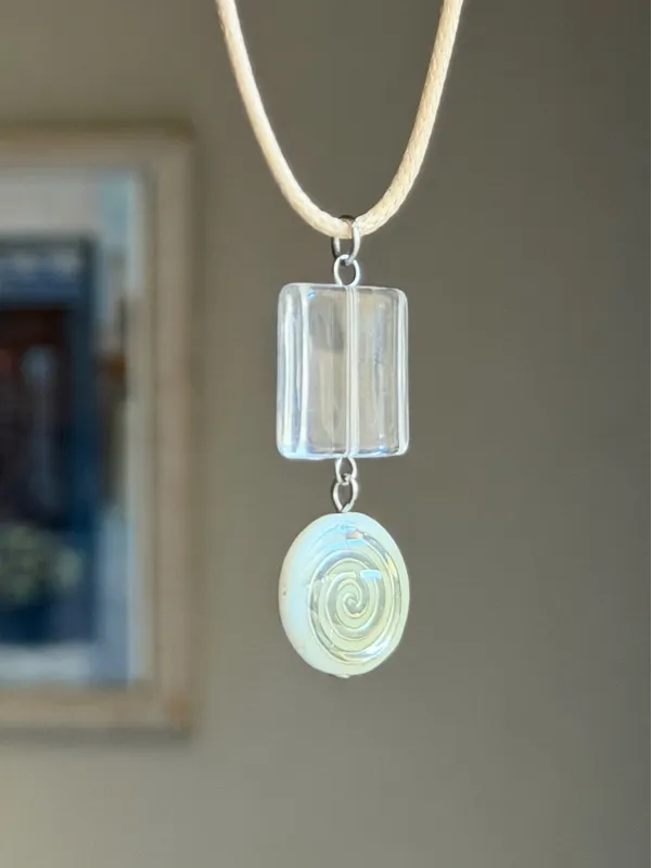 Handmade boho vintage grunge funky whimsical unique swirl shell bead necklace🌀⭐️ - Image 2