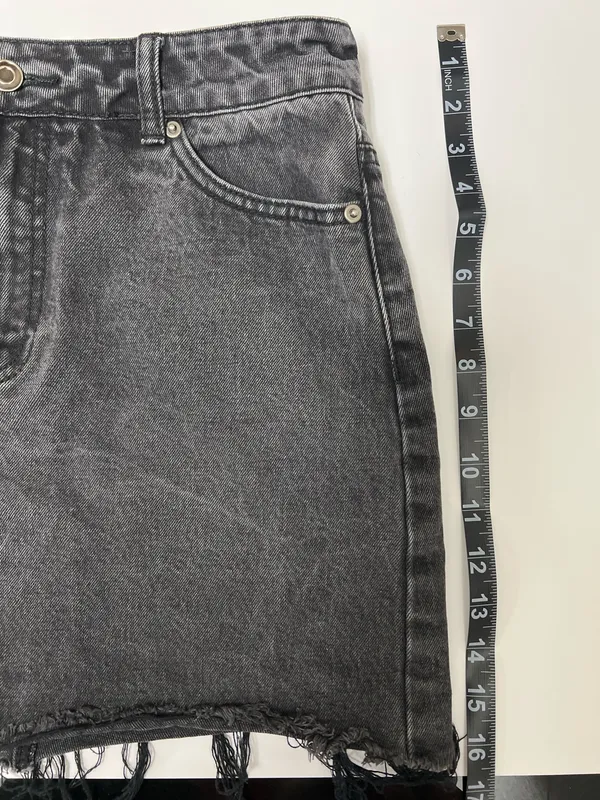 Forever 21 Black Denim Mini Skirt with Raw Hem - Image 2