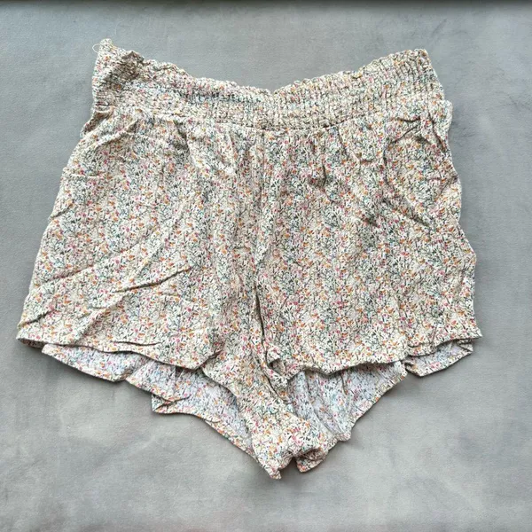 Urban outfitters Floral Women's Shorts - Image 2