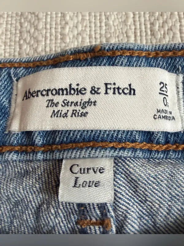 Abercrombie & Fitch Curve Love Mid Rise 90s Straight Jean Size 25/0 Short - Image 5