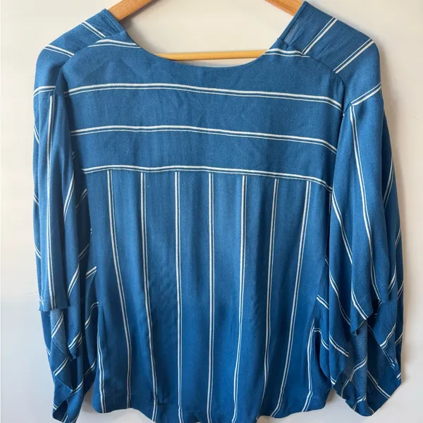 Free People Sleepy Time Indigo Blue Wrap Blouse with‎ Dolman Sleeves Size Small - Image 5