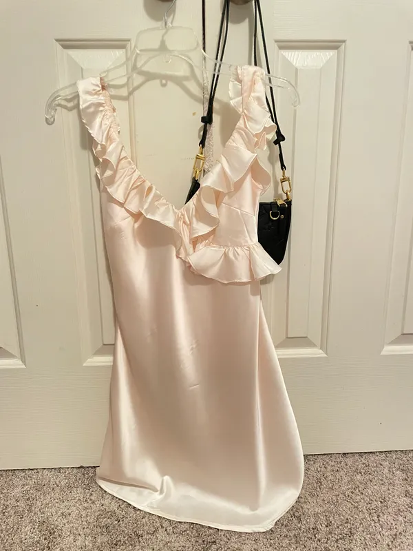 Selfie Leslie Dress - Image 3