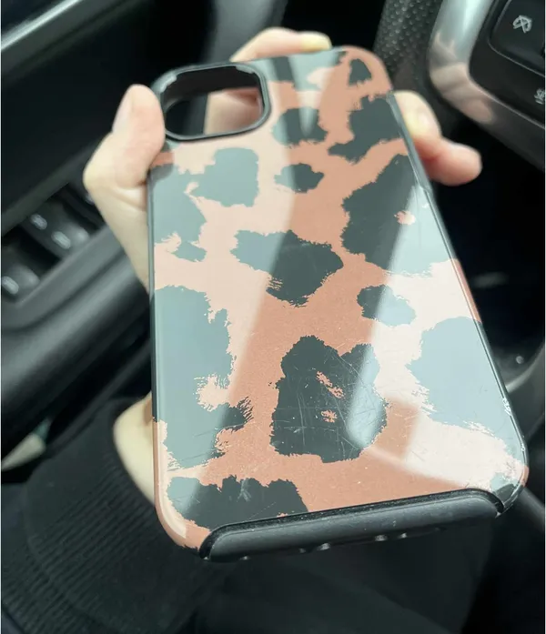 Cheetah print otterbox iPhone 13 case - Image 3