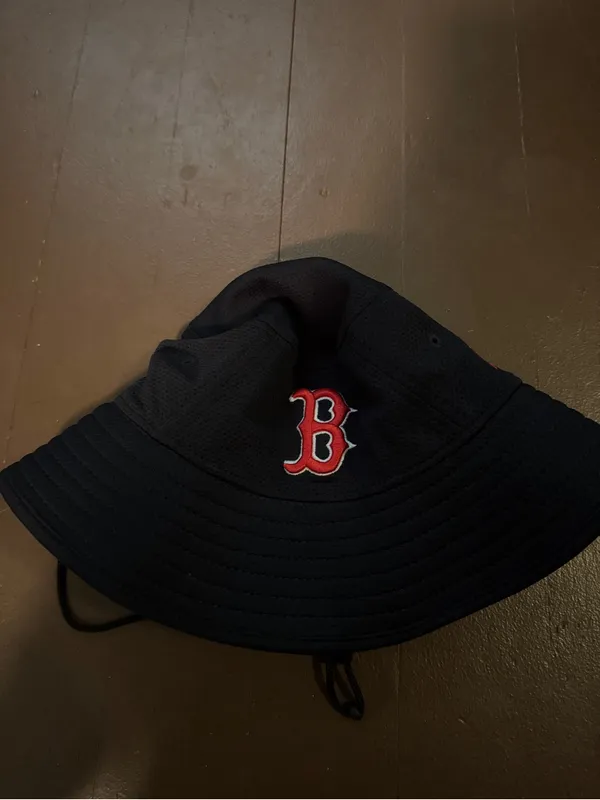 New Era Boston Red Sox Bucket Hat Black - Image 2
