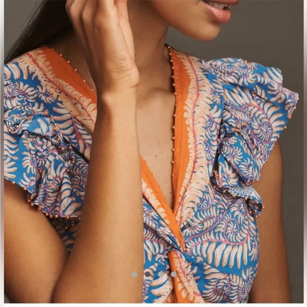 NWT Farm Rio Flutter-Sleeve V-Neck Top beaded with tropical‎ print large - Image 2