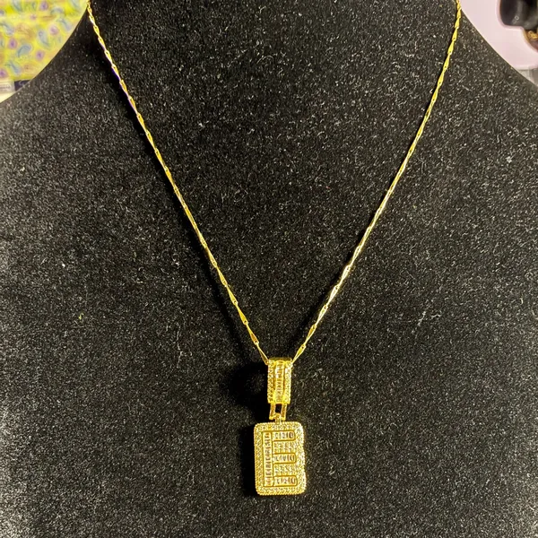 Sparkling Gold tone Initial "E" Square Pendant Necklace - Image 3