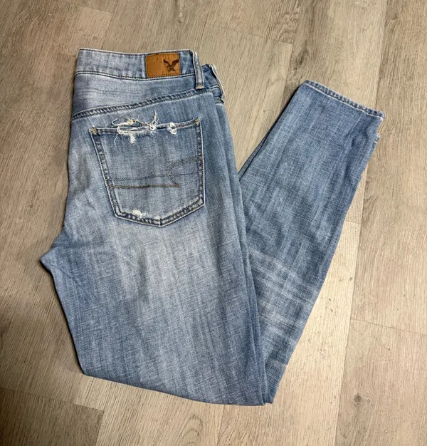American eagle tomgirl jeans  - Image 3