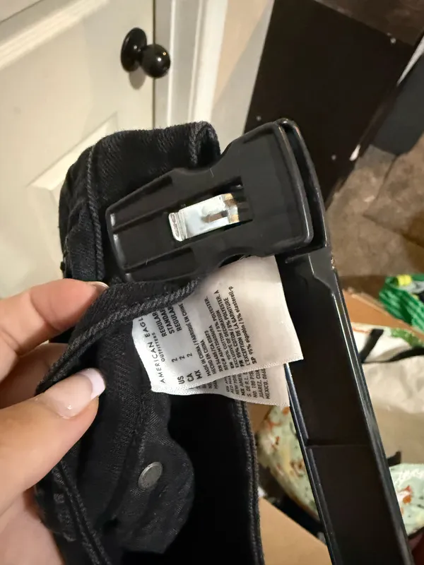 Black American Eagle Mom Jeans - Image 3