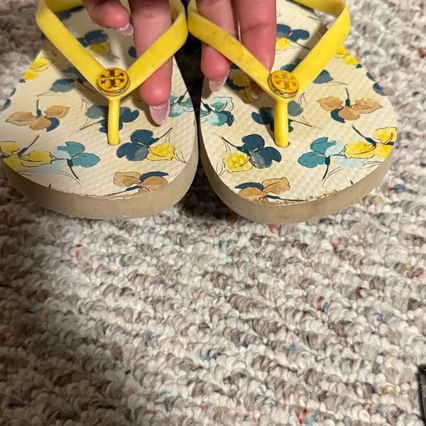 Tory Burch Floral Flip Flops Yellow Floral Slim Strap- Size 8 - Image 3