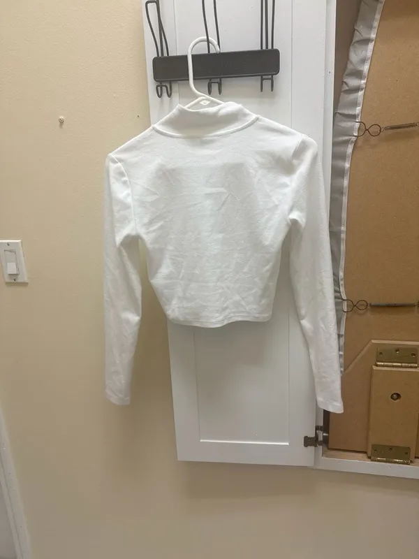 Sunday Best White Cropped Quarter Zip Long Sleeve Top Size S - Image 3