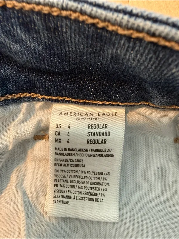 NWT American Eagle Outfitters High Rise Mom Jeans, 27 / 4 - Image 9