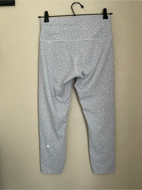 Lululemon Wunder Train High Rise Crop Size 8 Leopard Daisy Starlight Multi Gray - Image 10