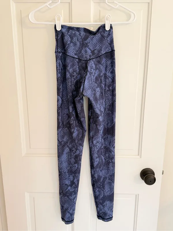 OFFLINE by‎ Aerie Real Me High Rise Snake Print Leggings Size Small - Image 2
