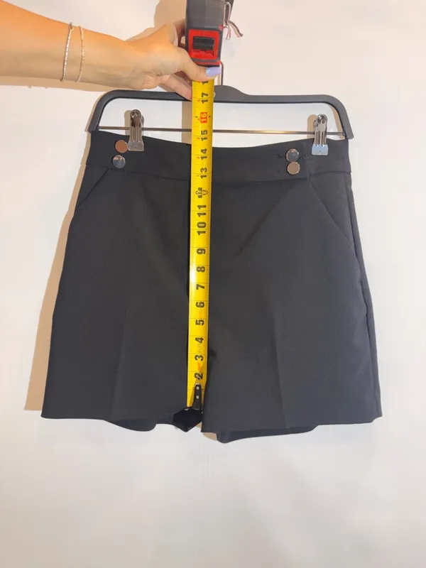 H&M Black High Rise Wide Leg Pleated Tailored Shorts Dressy Size US 6 - Image 5
