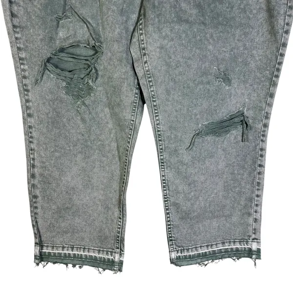 NWT M Jeans by Maurices 18W Straight Crop Jeans High Rise Distressed Acid Wash - Image 3