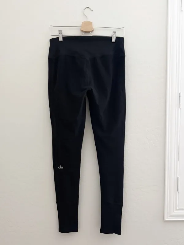 ALO High-Waist Alosoft Lounge Legging in Black Size L - Image 4