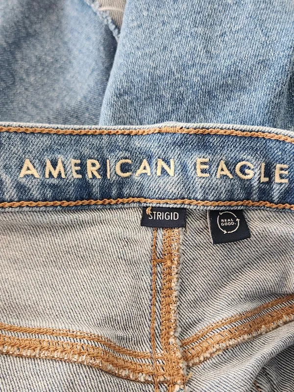 American Eagle Strigid Relaxed Cutoff Jean Shorts Size 12 - Image 9