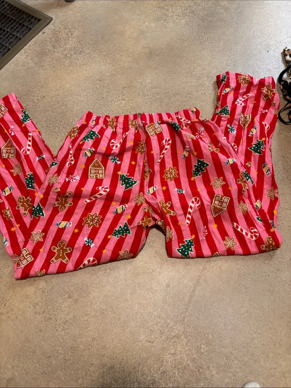 Old Navy Pink and Red Holiday Stripe Pajama Pants - Image 3