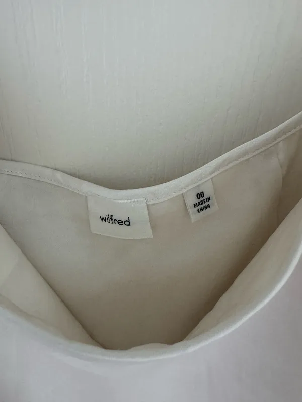 Aritzia Wilfred Elixir Satin Skirt in Light Birch - Image 5