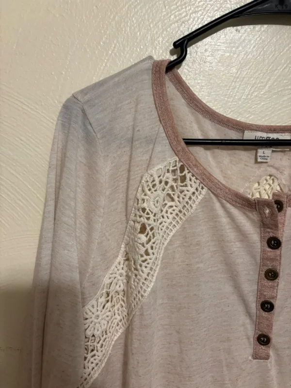 Umgee Blush Henley with Cream Crochet Shoulder Panels and Mauve Contrast Cuffs - Image 7