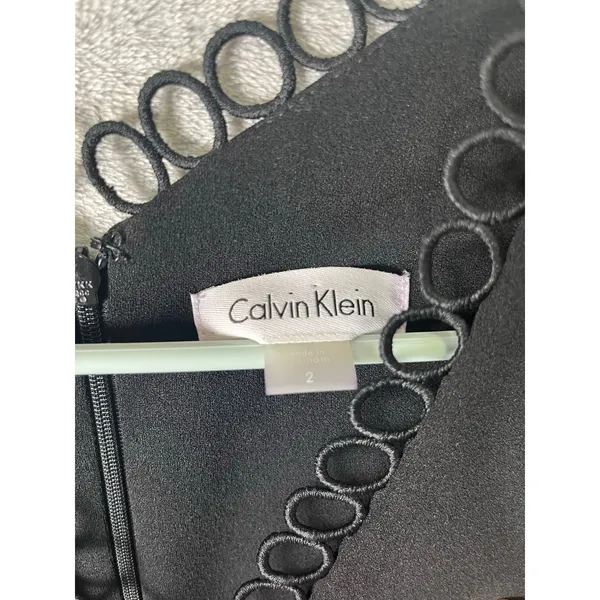 Calvin Klein Black Sheath‎ Dress Sleeveless Ring Trim V-Neck Career Cocktail 2 - Image 4