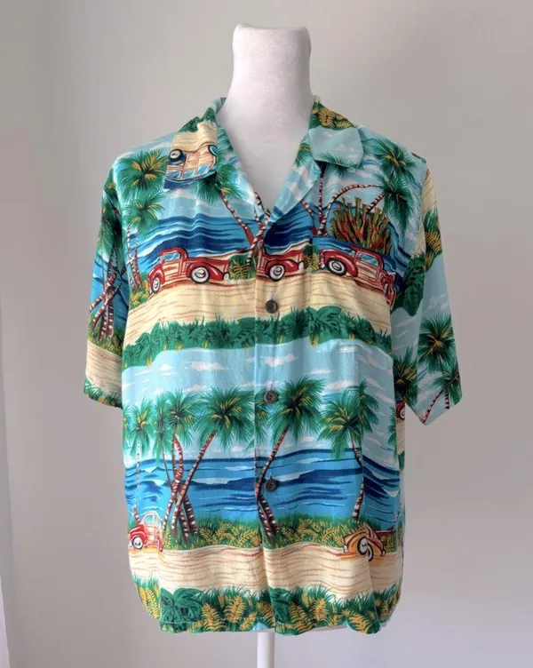Vintage ‘90s Pineapple Connection Tropical Print Short Sleeve Hawaiian Shirt - Image 2