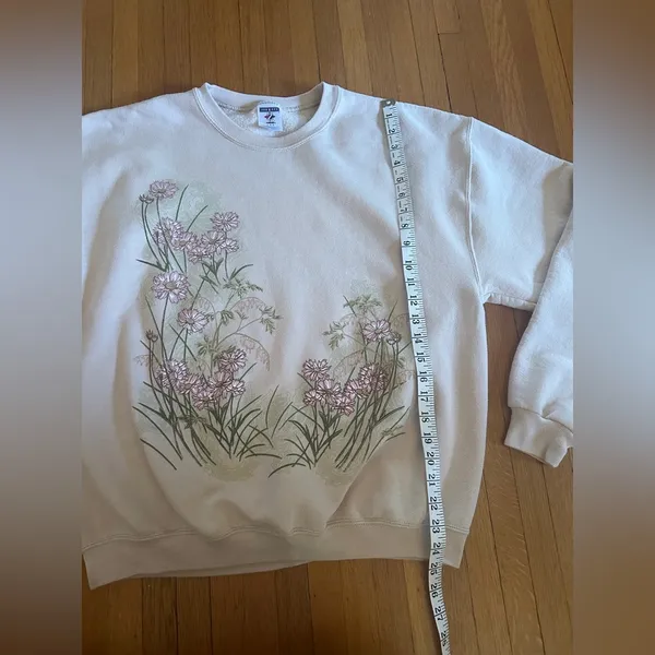 Jerzees Vintage Bleeding Heart Beige Sweatshirt, Size L - Image 3