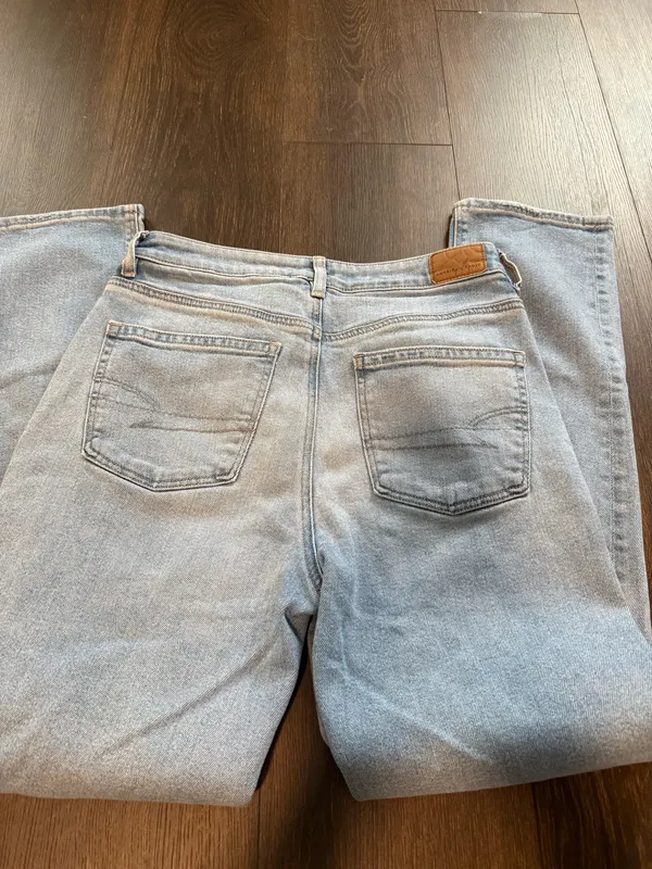 American Eagle Mom Straight Jeans - Image 2