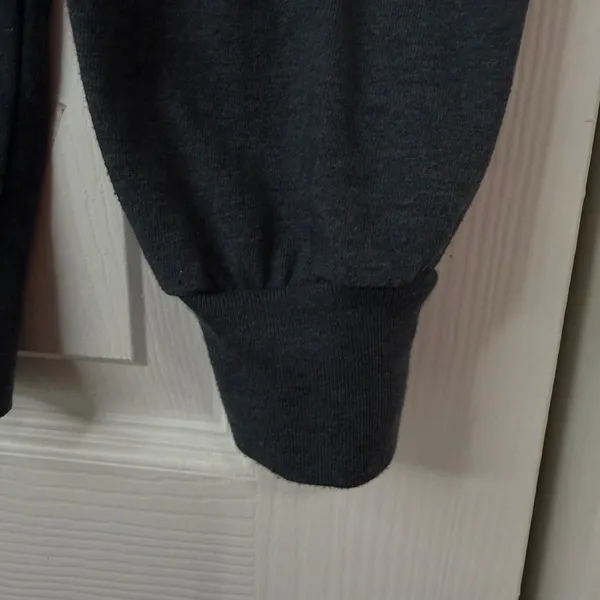 Buc-ees's Velvet Graphic Long Sleeve Gray Crewneck T-Shirt - Image 5