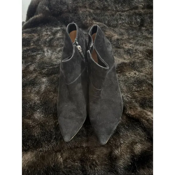 Coach black Suede Pointed Toe Wedge Ankle Boots Gold Hardware Size 9.5 B - Image 2