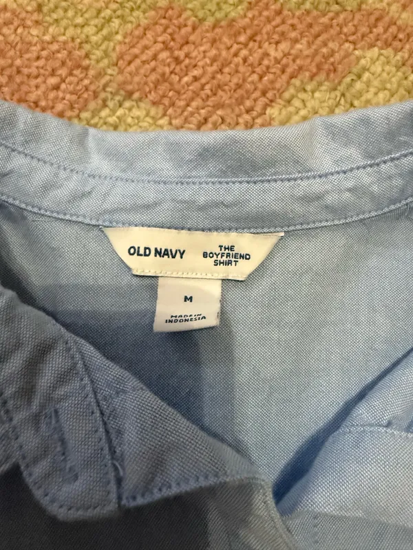 Old Navy The Boyfriend Shirt - Image 2