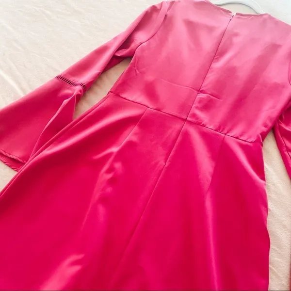 Charles Henry Bell Sleeve Mini Dress in Barbie Pink Medium - Image 8