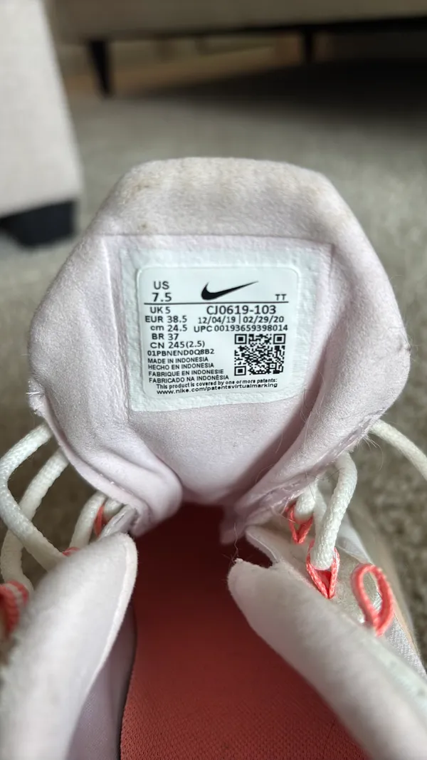 Nike Air 270 React Women’s Sneakers - Image 5