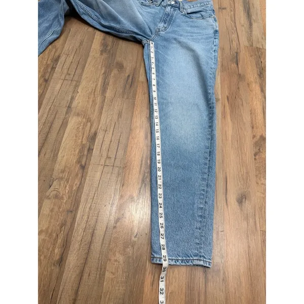 Levi's Premium 80s Mom Jeans Women 28 High Rise Tapered Light Wash Denim - Image 11