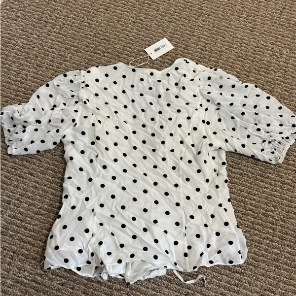 Aritzia Wilfred Wrap Blouse - Image 3