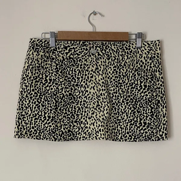 Edikted leopard print denim mini skirt - Image 2