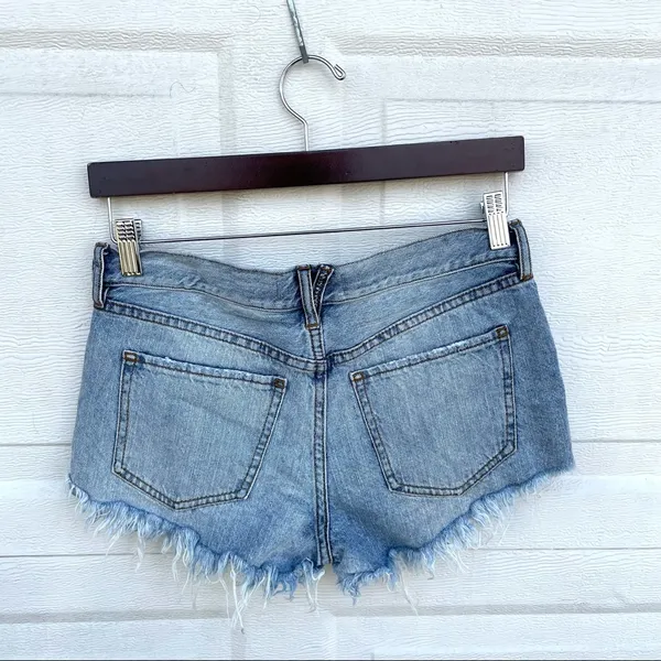 We The Free Women’s Shorts Blue Denim Button Fly Cut Off Distressed Size 26 - Image 3