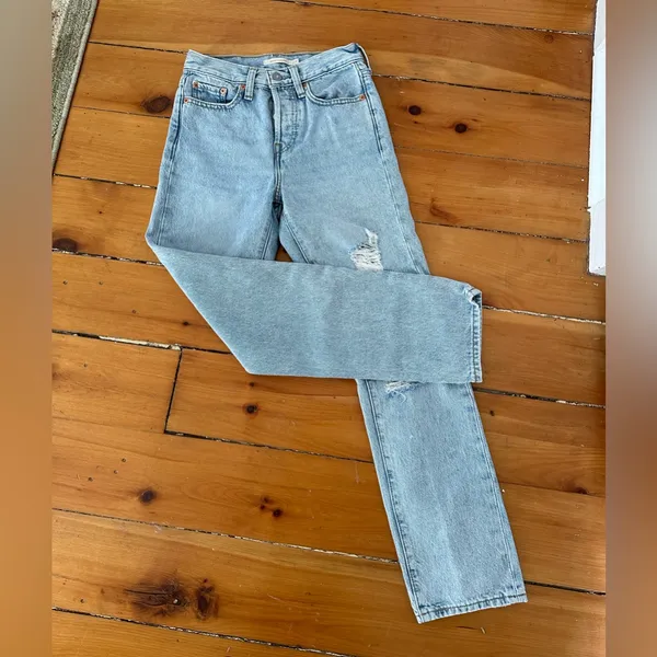 Levi's FLOW STYLE Women's Wedgie Straight-Leg High Rise Crop Jeans, US Size 24 - Image 2