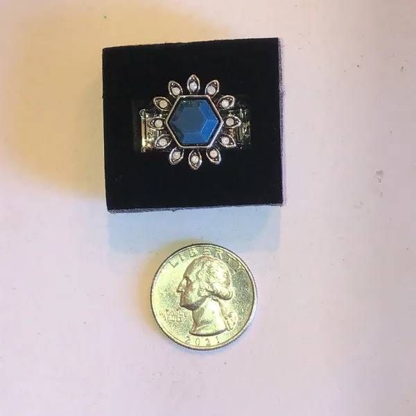 Silver Tone Blue Rhinestone Floral Sunburst Ring - Image 3