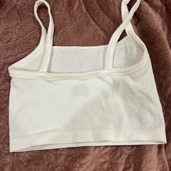 Colsie White Ribbed Cropped Cami Tank Size L - Image 2