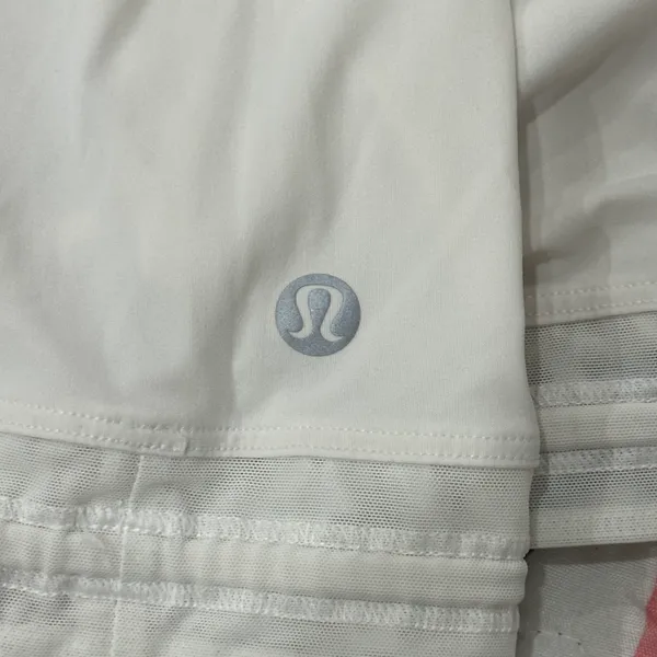 Lululemon T Shirt Size 8 - Image 6