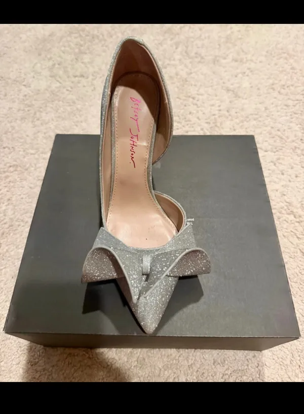 Gianni Bini Quincy Platform Pumps in Bone Blanc - Image 3