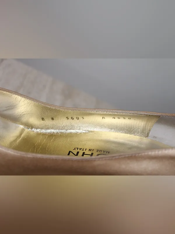 St. John Gold Heels Size 8B - Image 10