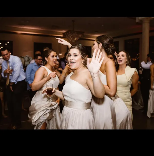 champagne Vera Wang bridesmaids dress - Image 2