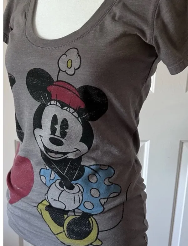 Disney Vintage 'I Love Minnie Mouse' Distressed Gray V-neck Graphic Short Sleeve T-shirt - Image 3