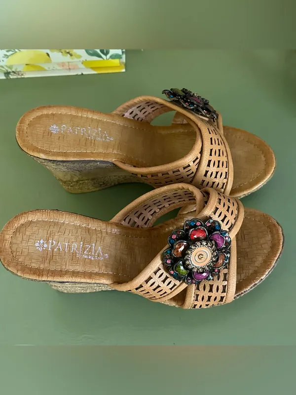 Patrizia Spring Step Tan Floral Jewel Accent Slide Platform Wedge Sandal 38/7.5 - Image 6