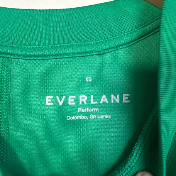 Everlane Boxy Crop Perform Tee - Image 2