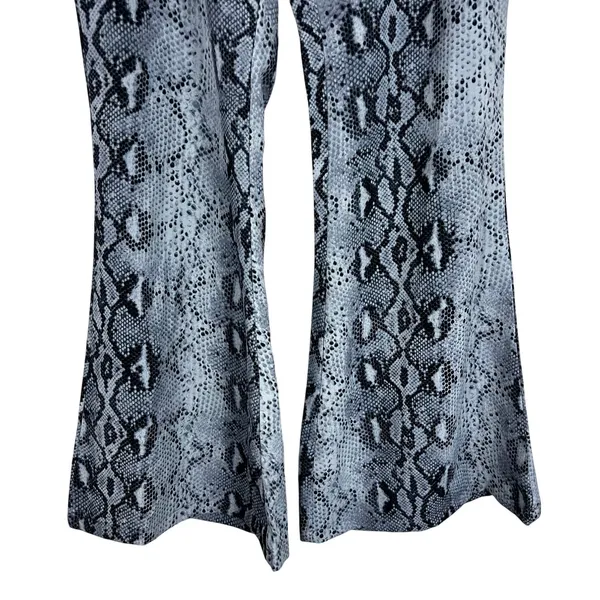 Missy Empire Snakeskin Print Bell Bottom Flare Pants Grey Goth Edgy Size 14 - Image 3